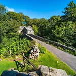 Holiday home Bridge End Farm