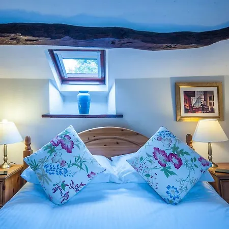 Bridge End Farm * Boot