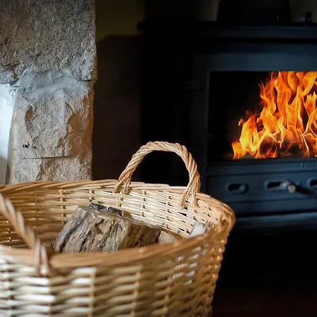 Bridge End Farm * Boot